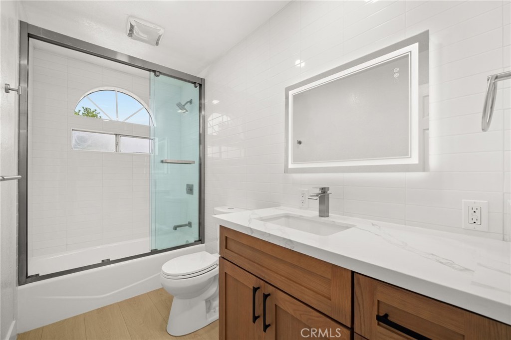 2529 W Glenhaven Avenue