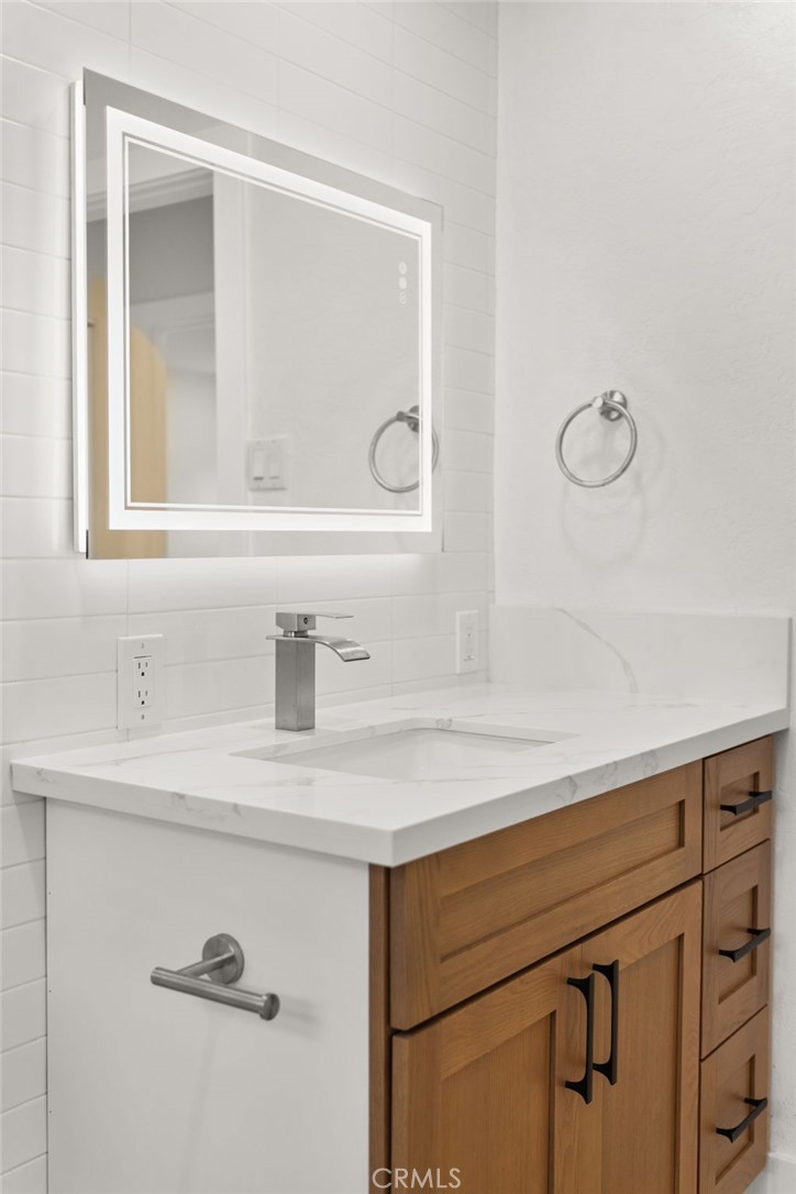 2529 W Glenhaven Avenue