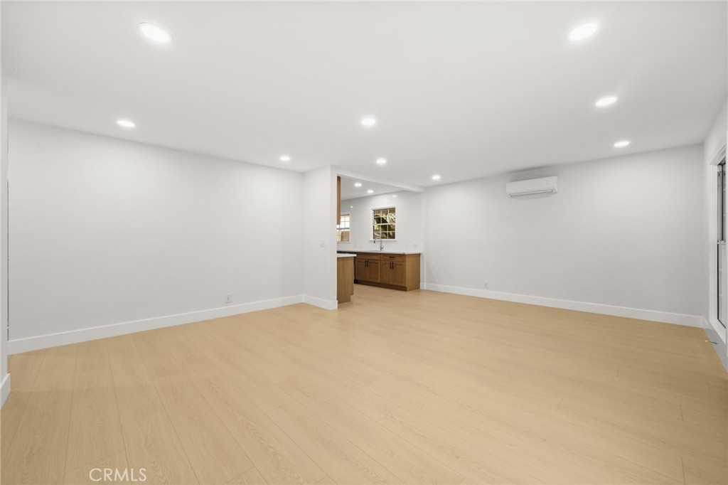 2529 W Glenhaven Avenue