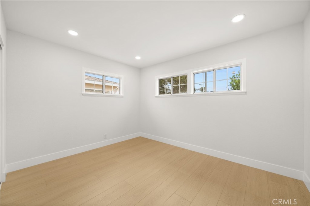 2529 W Glenhaven Avenue