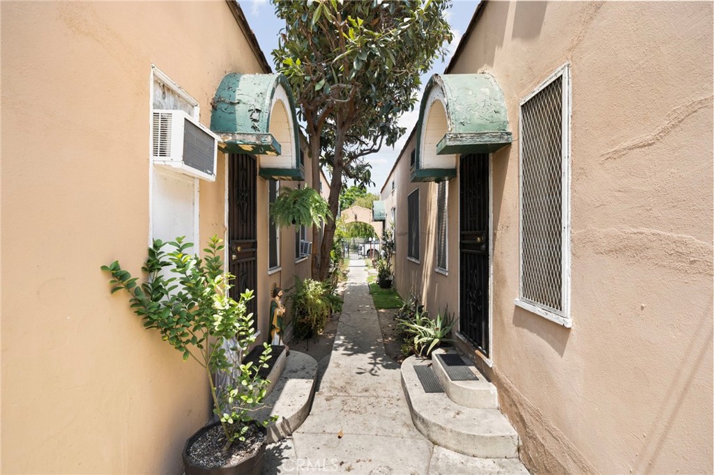 1216 S Mullen Avenue