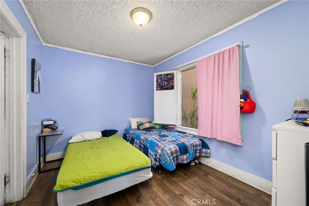 1216 S Mullen Avenue