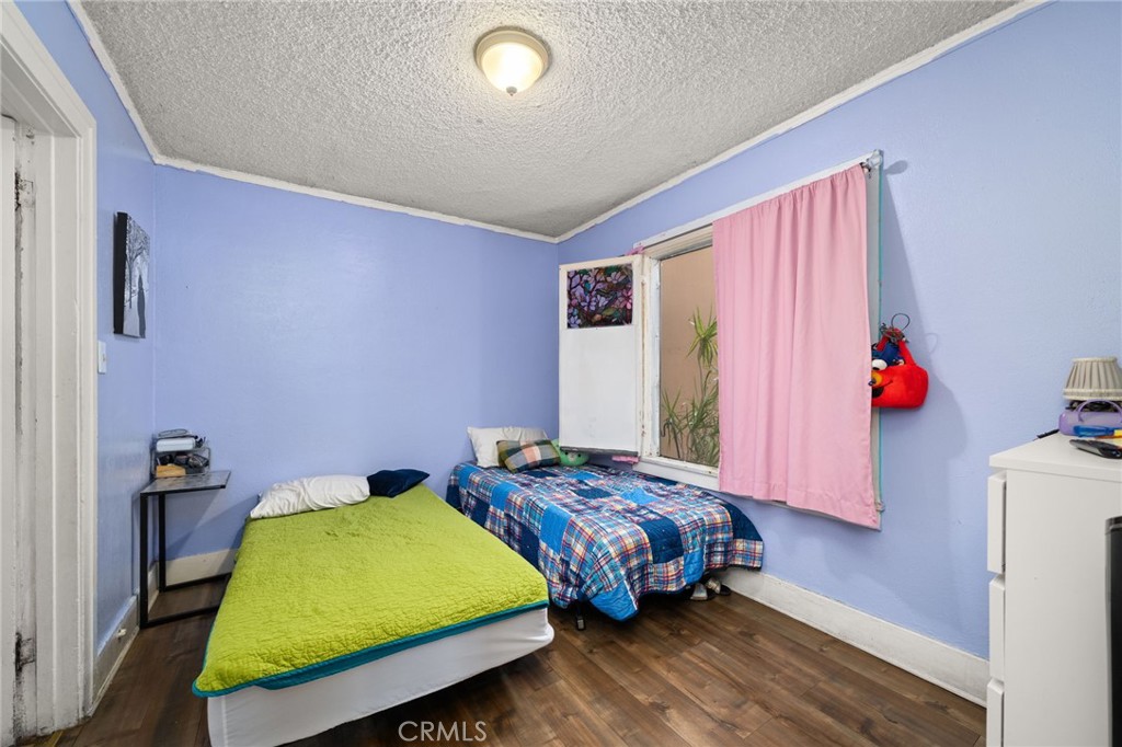 1216 S Mullen Avenue