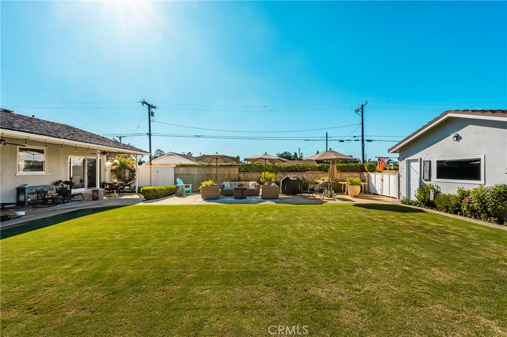 1915 W Almond