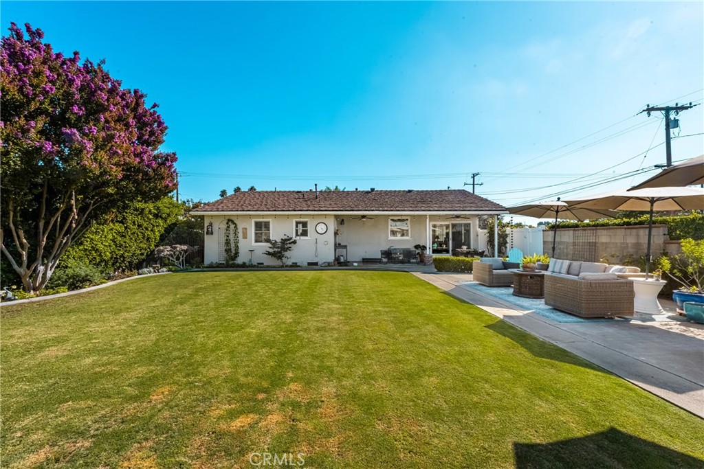 1915 W Almond