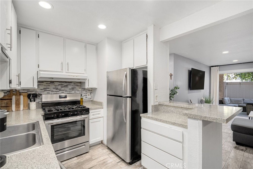 1101 W Macarthur Boulevard 197