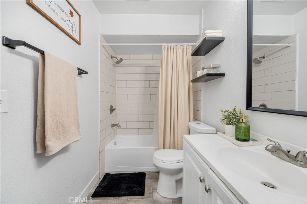 1101 W Macarthur Boulevard 197