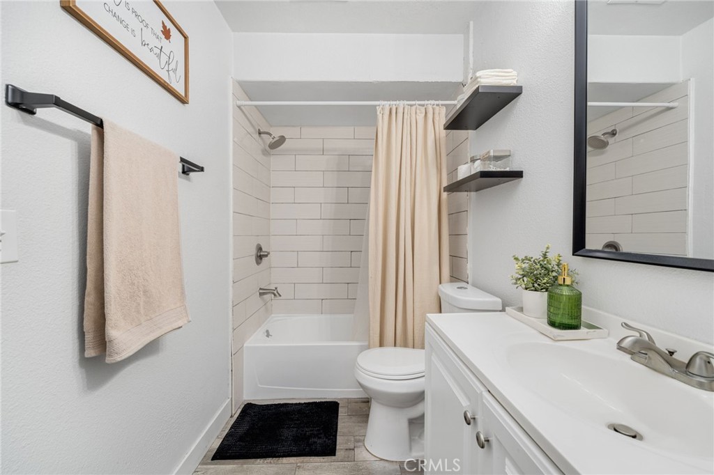 1101 W Macarthur Boulevard 197