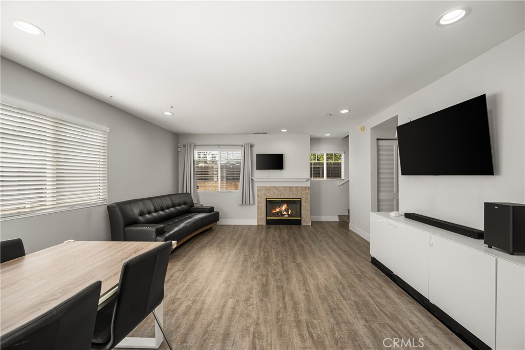 418 E Olive #B