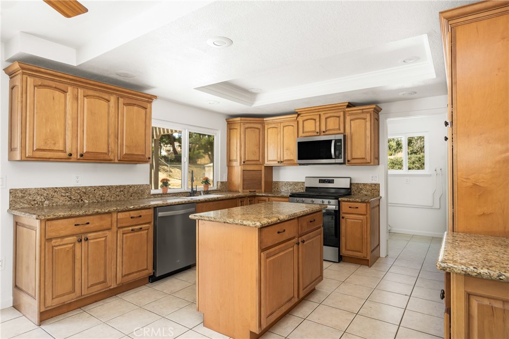 16481 Valle Vista Way