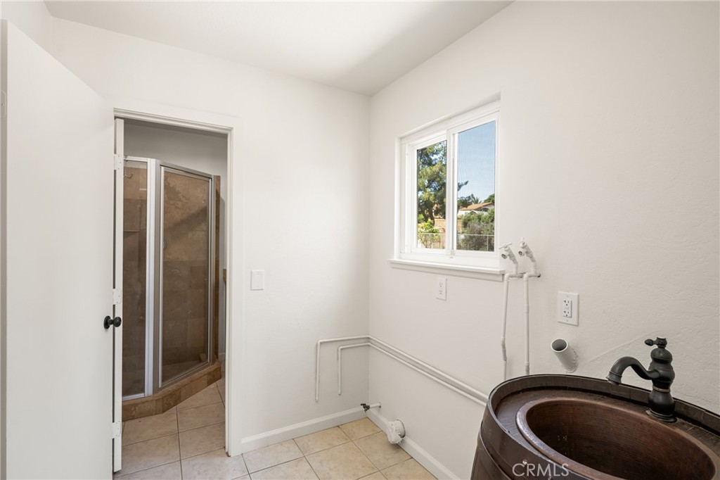 16481 Valle Vista Way