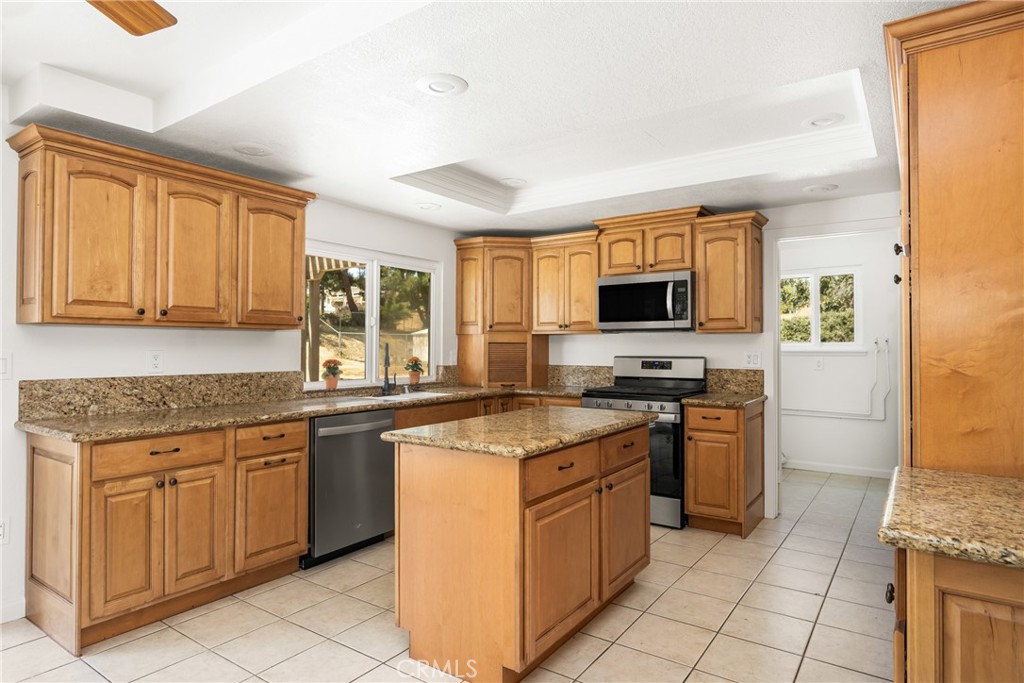 16481 Valle Vista Way