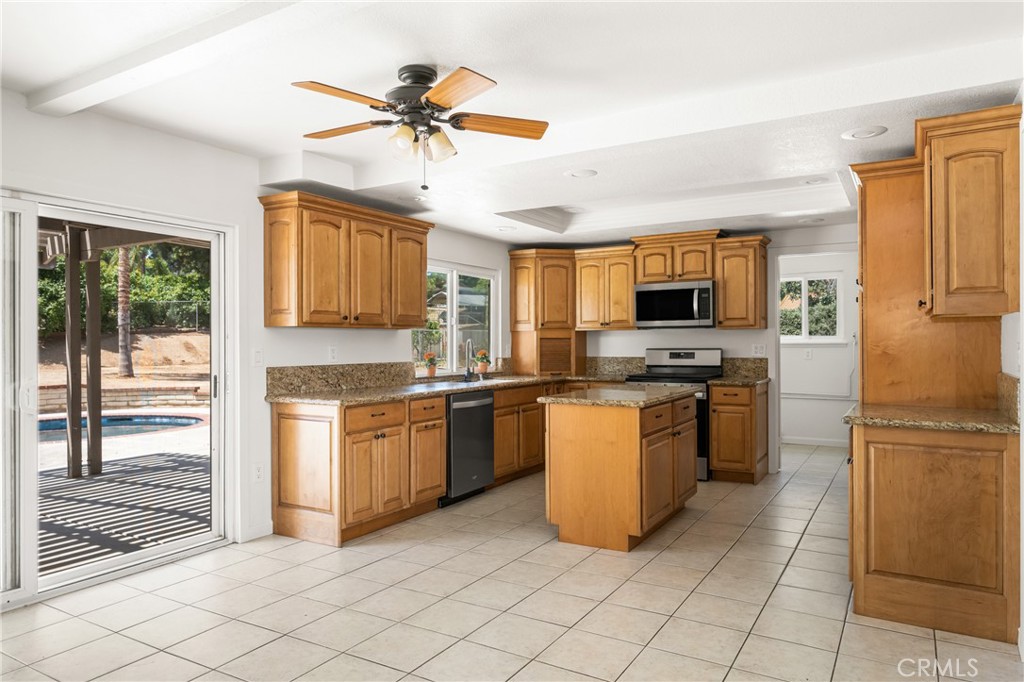 16481 Valle Vista Way