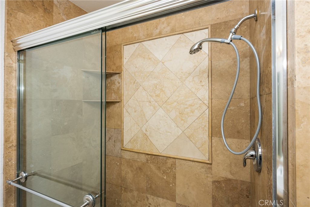 16481 Valle Vista Way