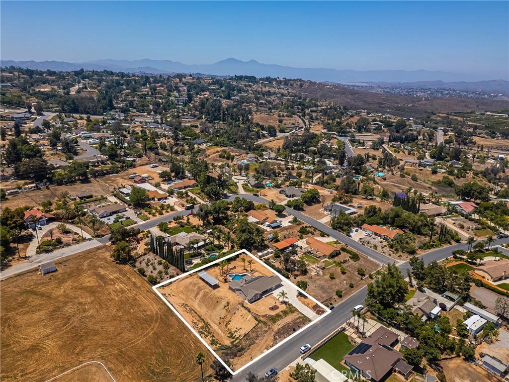 16481 Valle Vista Way