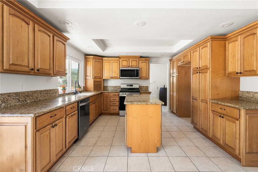 16481 Valle Vista Way