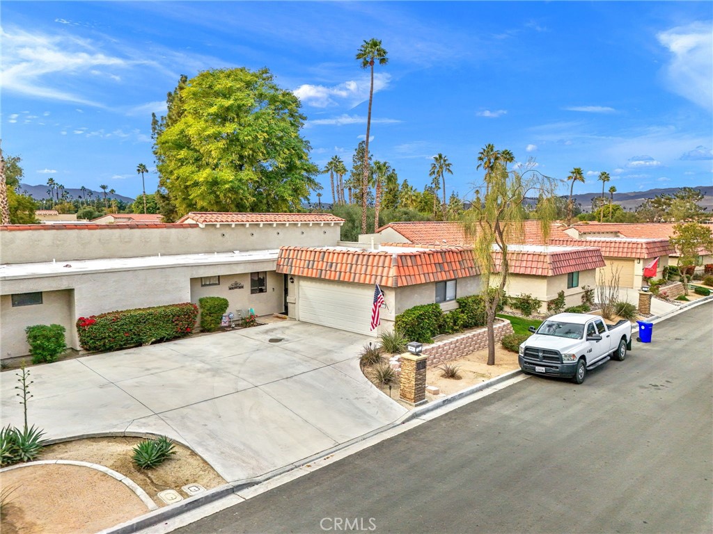 40963 Interlachen Lane