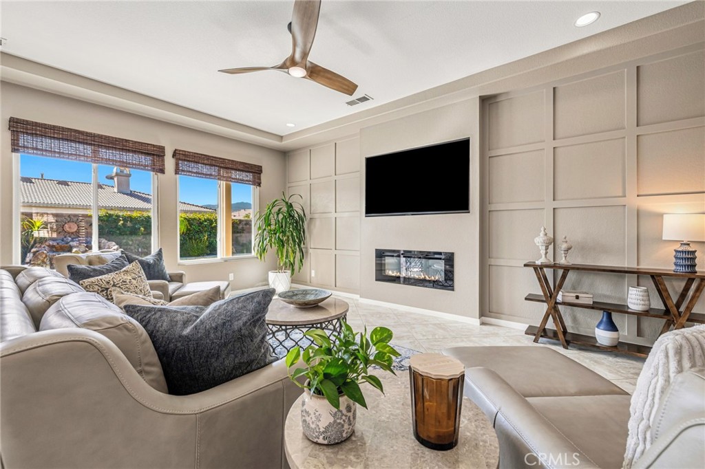 79851 Parkway Esplanade N