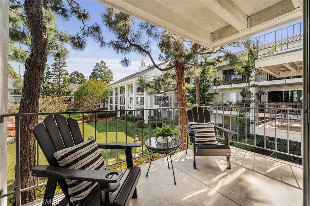 102 Scholz Plaza 239