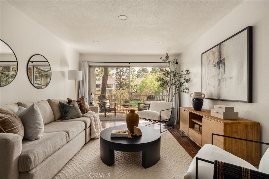 102 Scholz Plaza 239