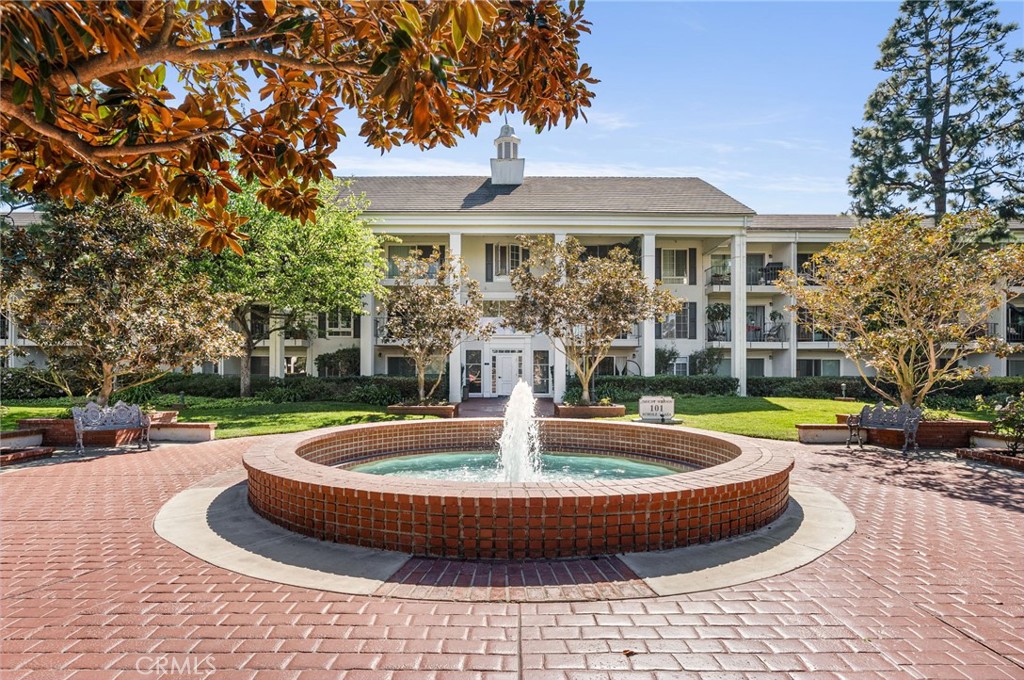 102 Scholz Plaza 239