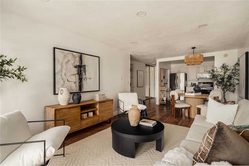 102 Scholz Plaza 239