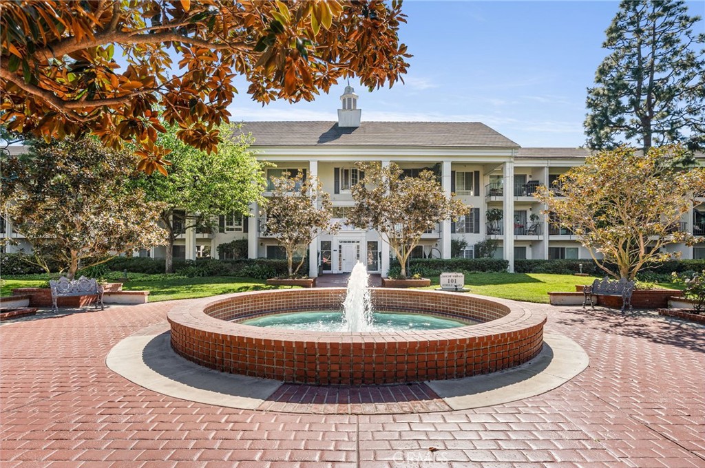 102 Scholz Plaza 239