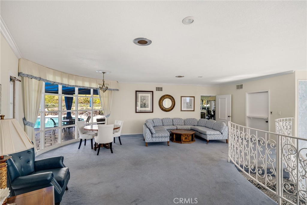 102 Scholz Plaza 239