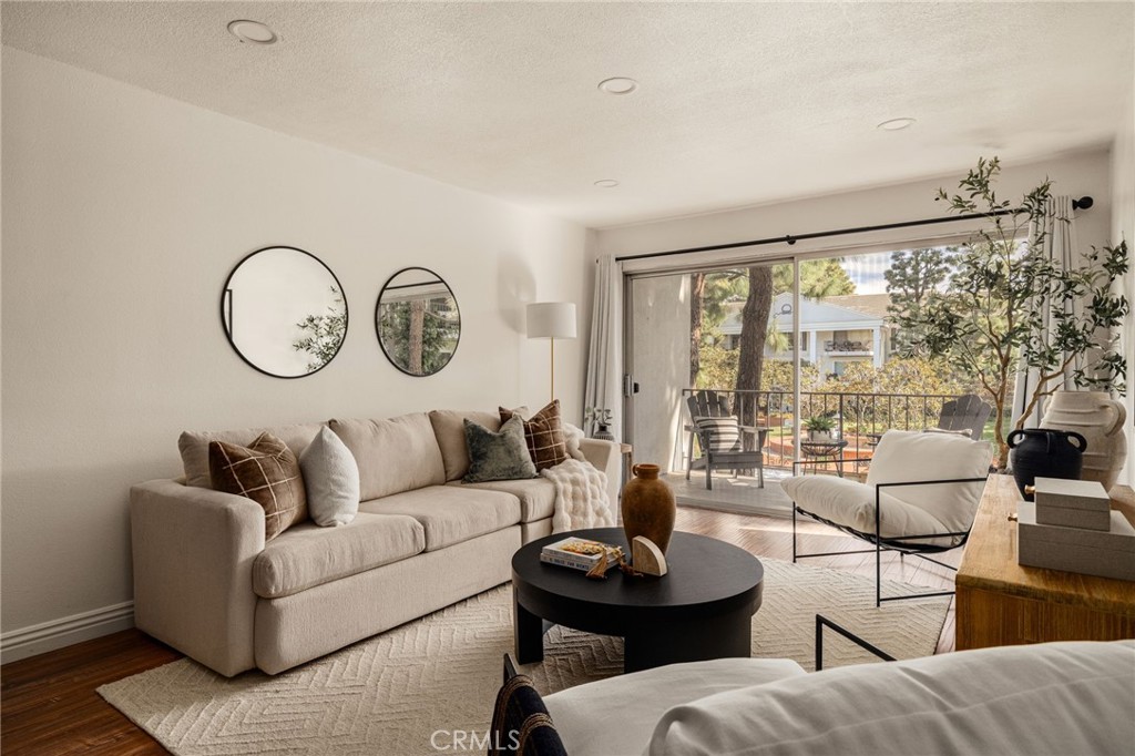 102 Scholz Plaza 239