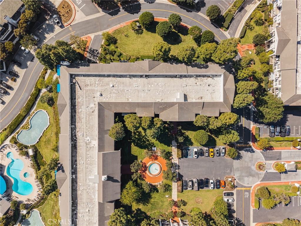 102 Scholz Plaza 239