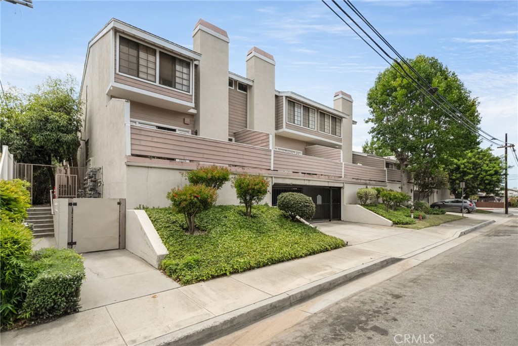 2700 Arlington Avenue 115