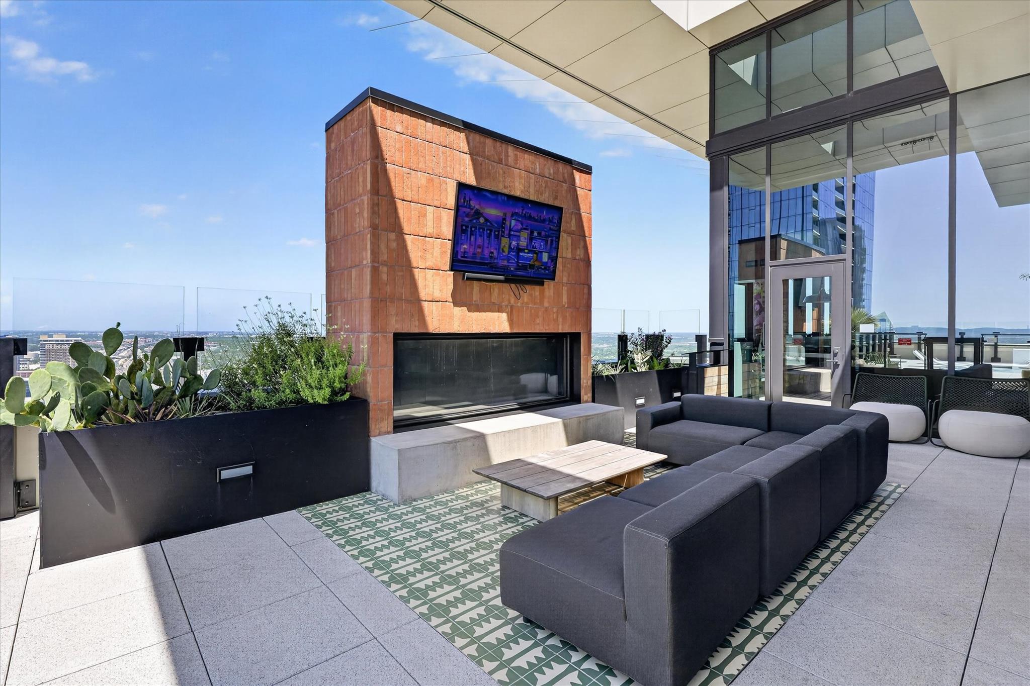 84 East Ave # 3808