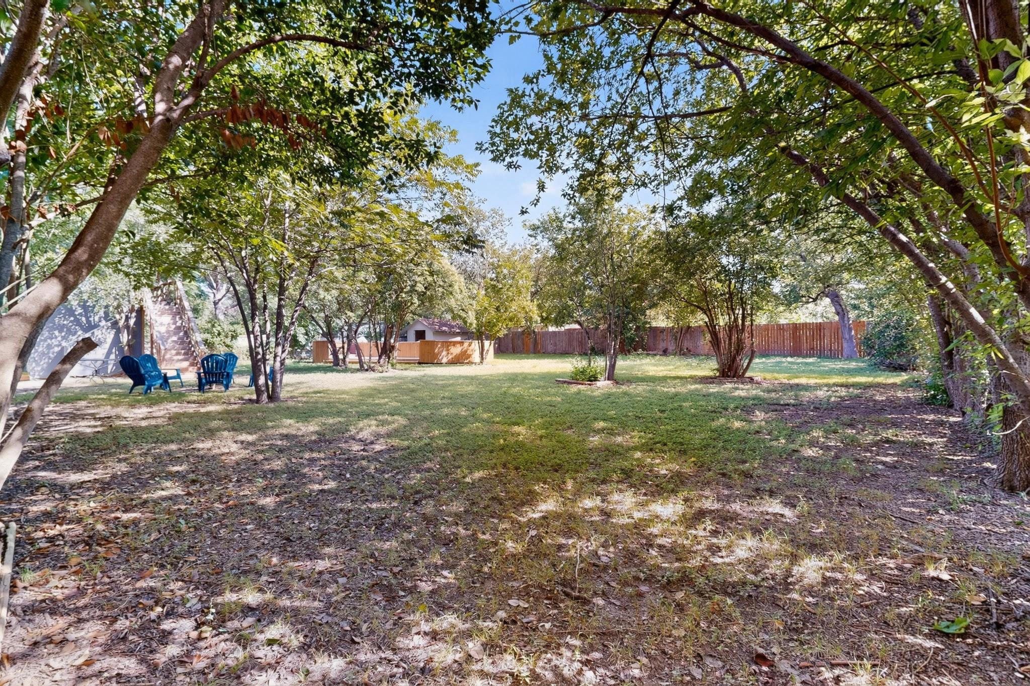 1100 Neans DR