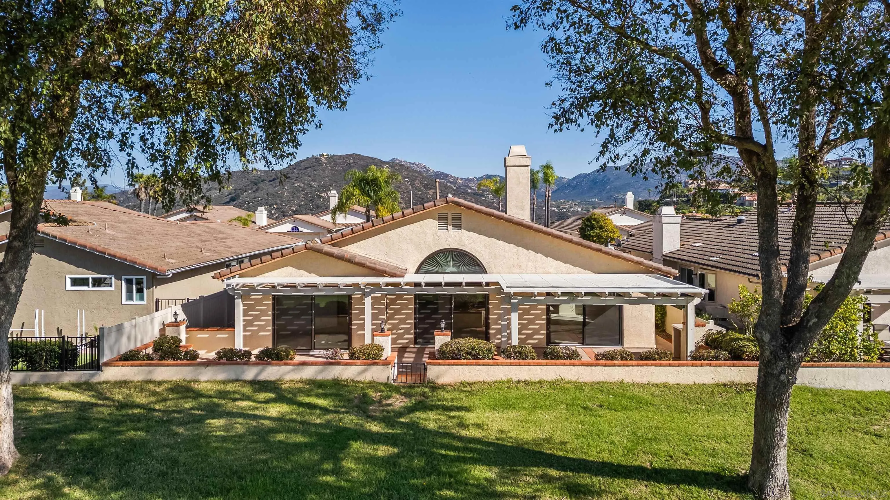 18113 Calle Estepona