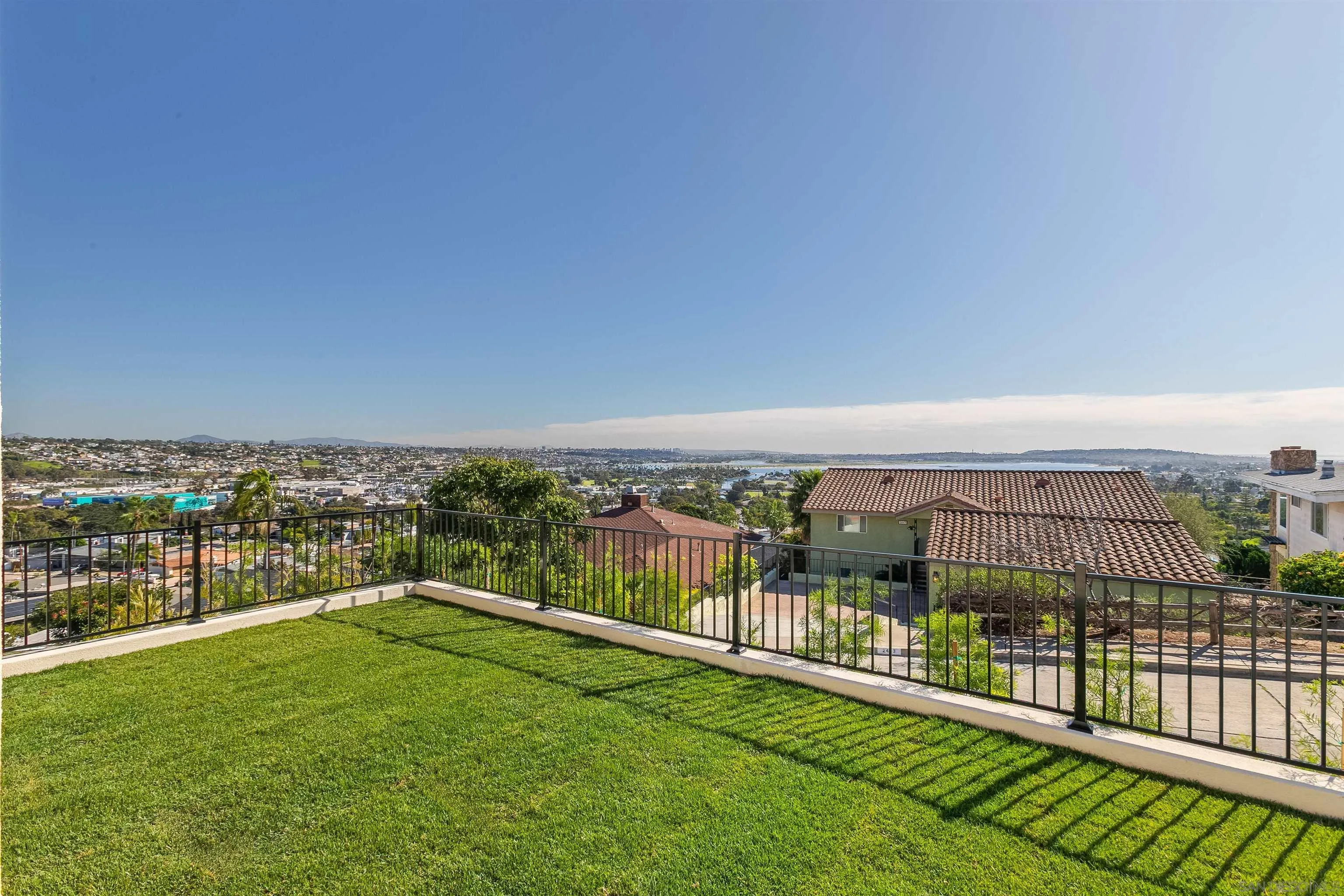 2481 La Marque St