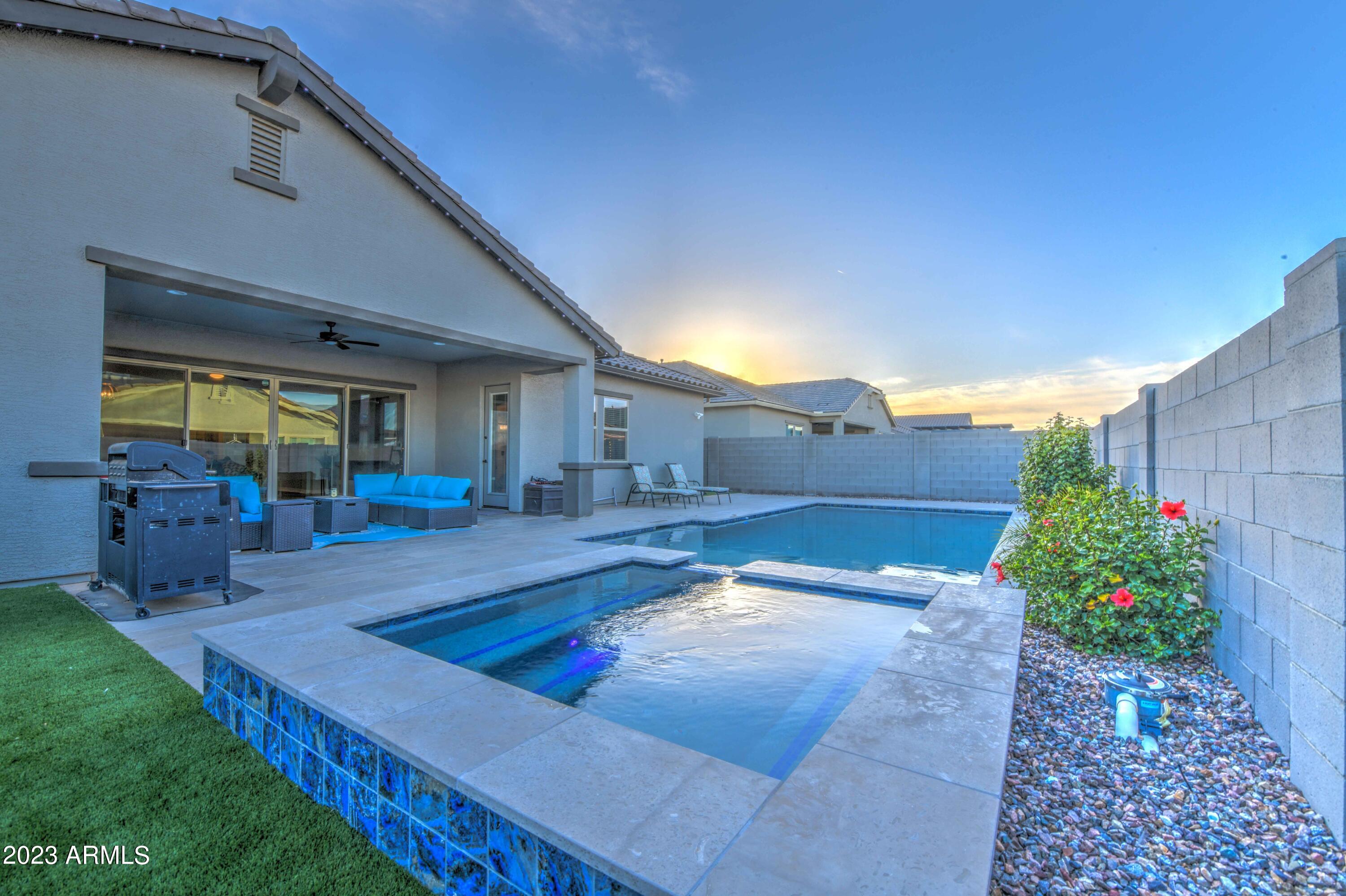 2998 W Horseshoe Drive