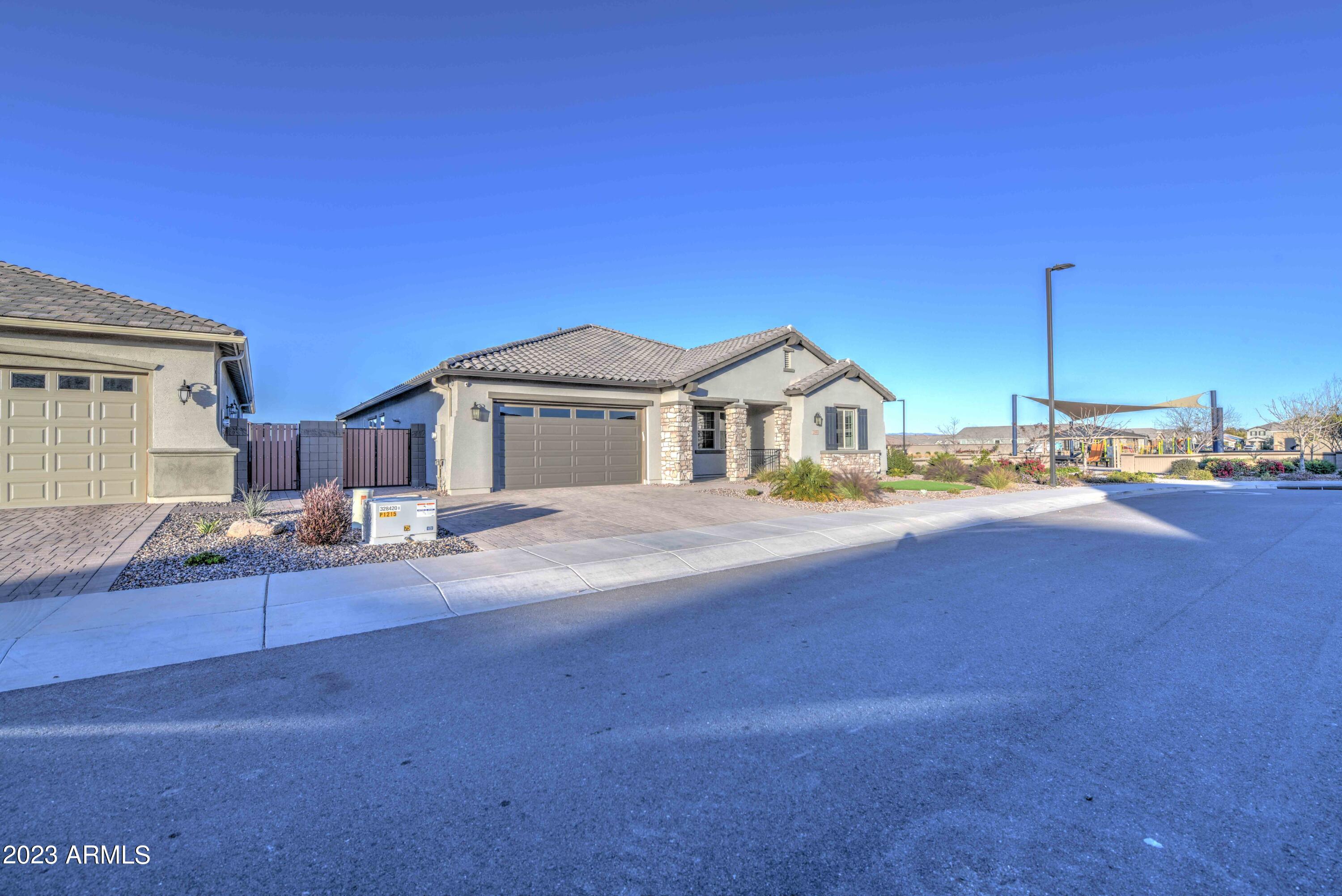 2998 W Horseshoe Drive