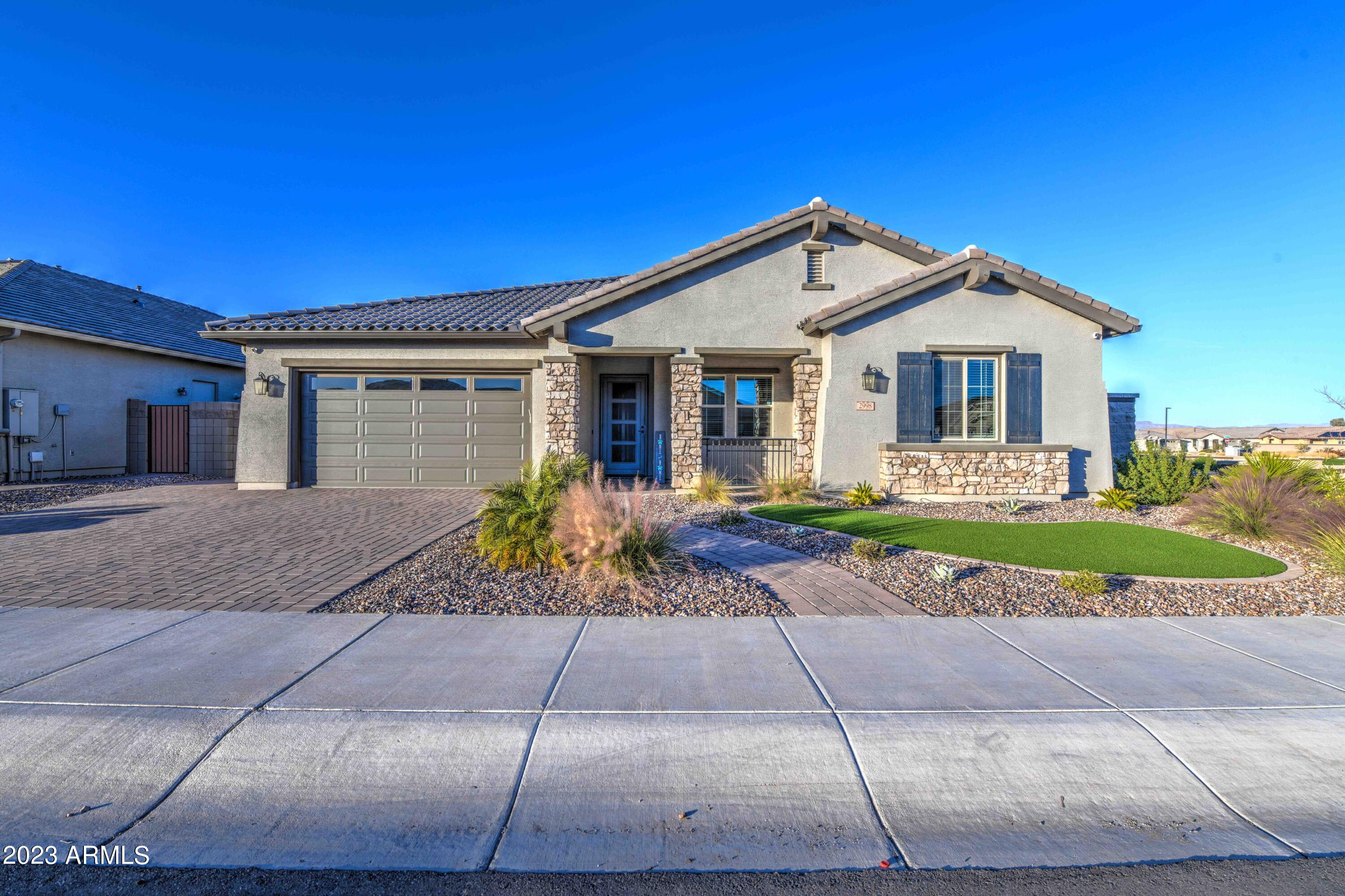 2998 W Horseshoe Drive