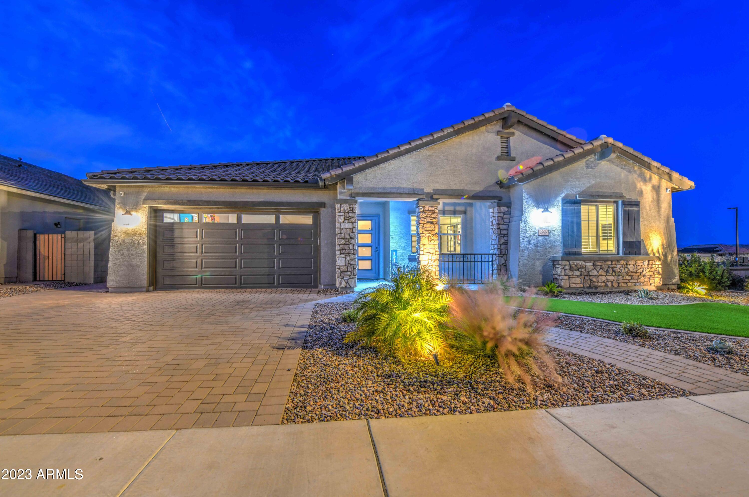 2998 W Horseshoe Drive