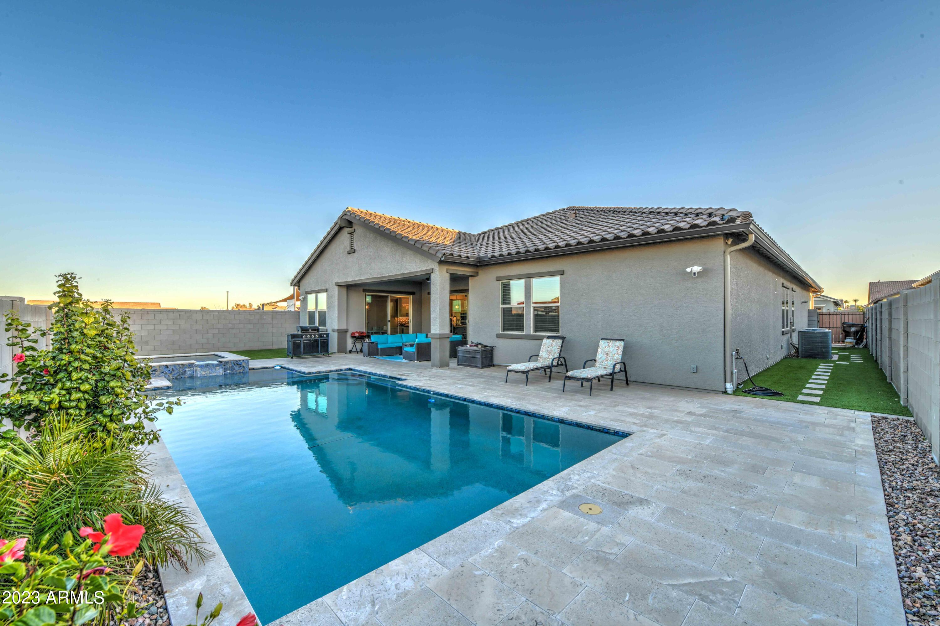 2998 W Horseshoe Drive