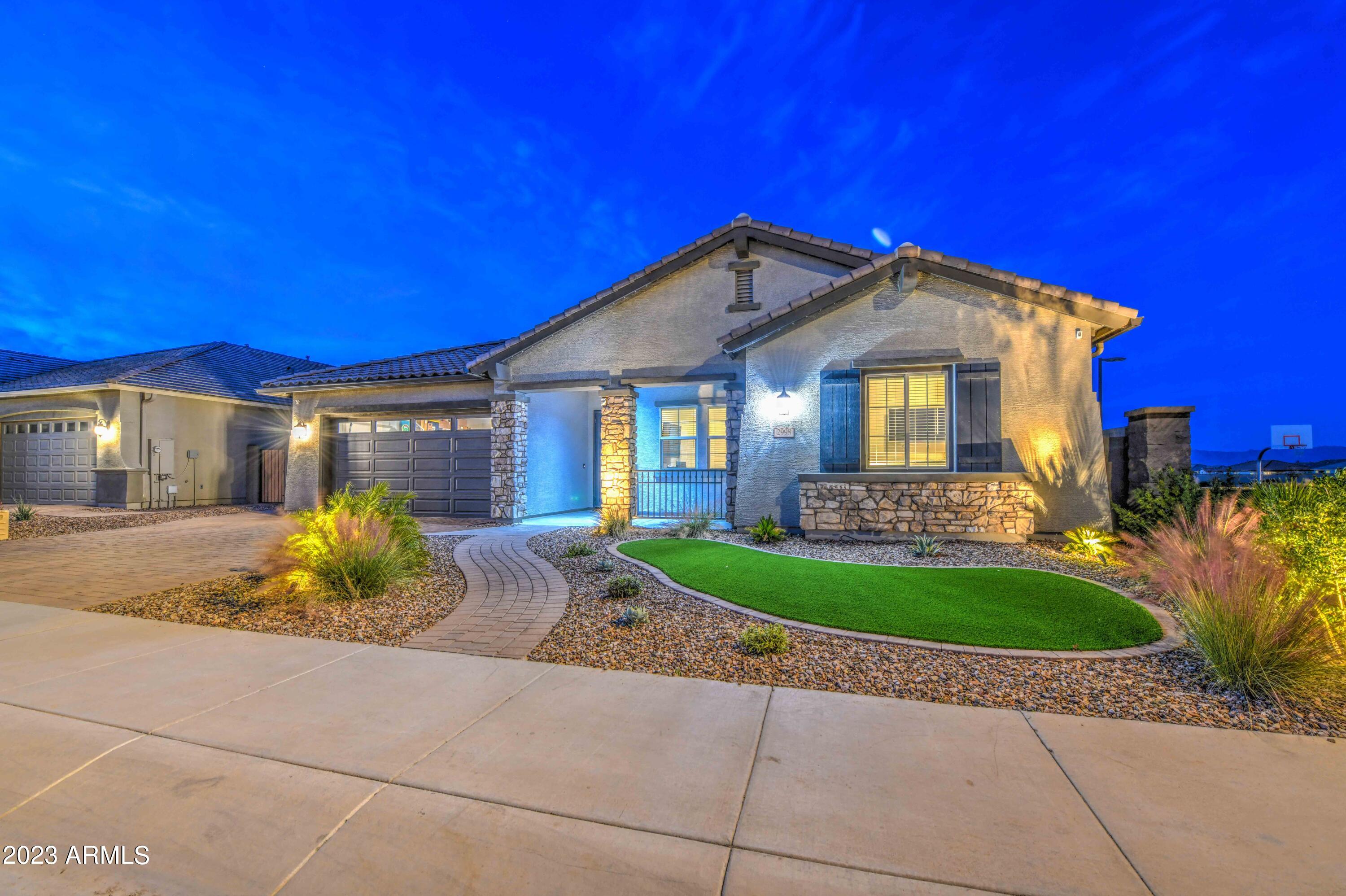 2998 W Horseshoe Drive