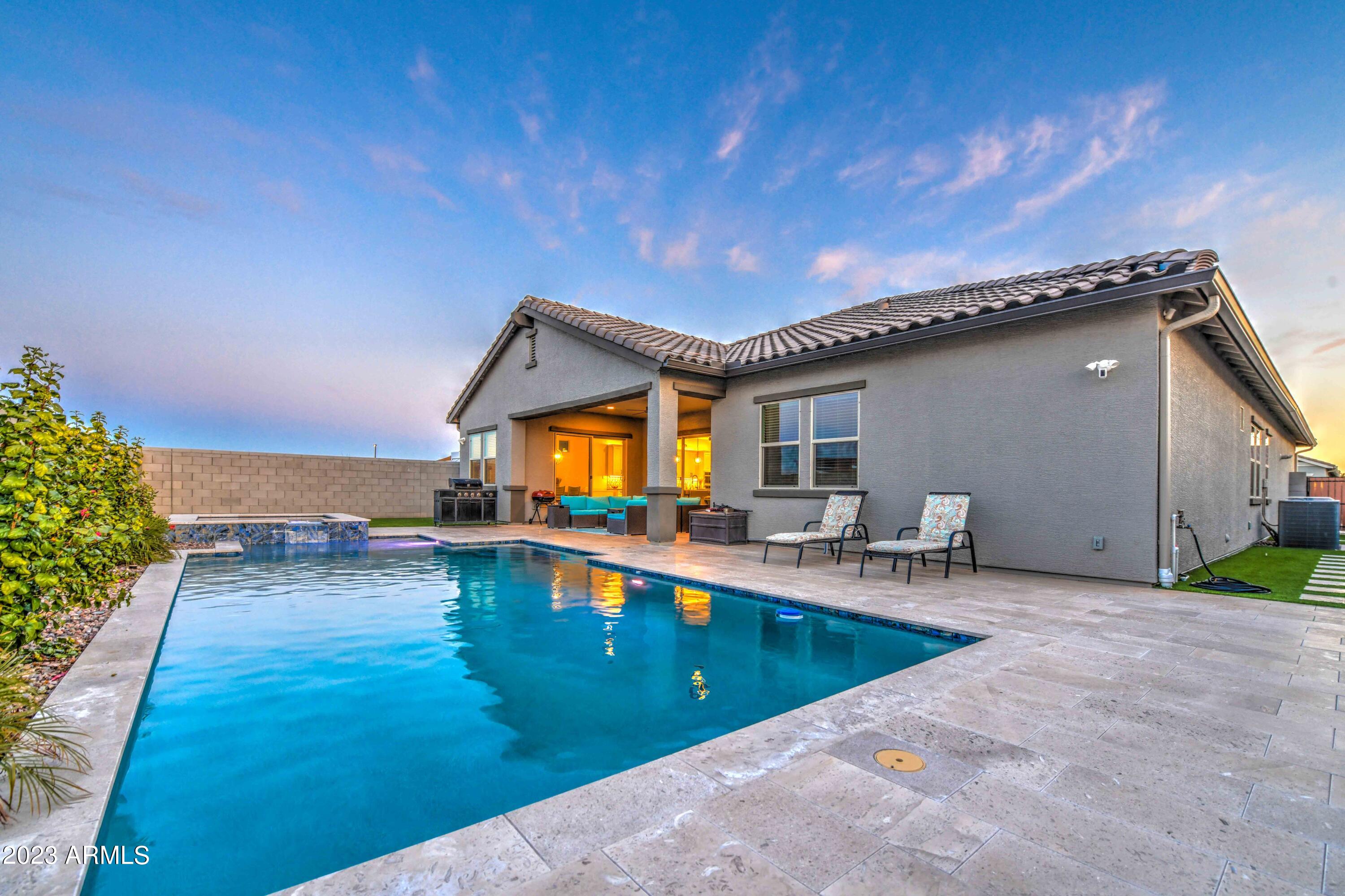 2998 W Horseshoe Drive