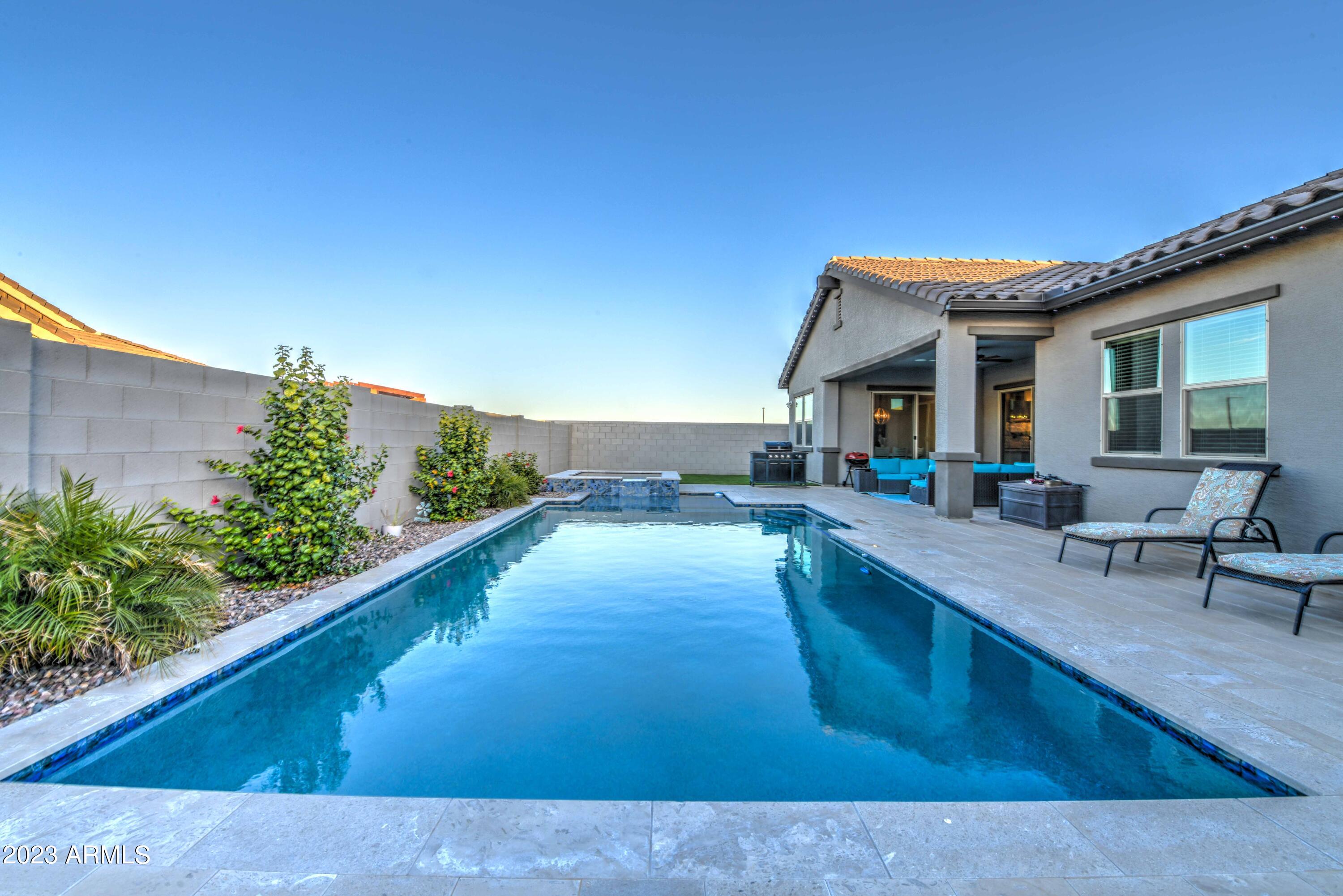 2998 W Horseshoe Drive