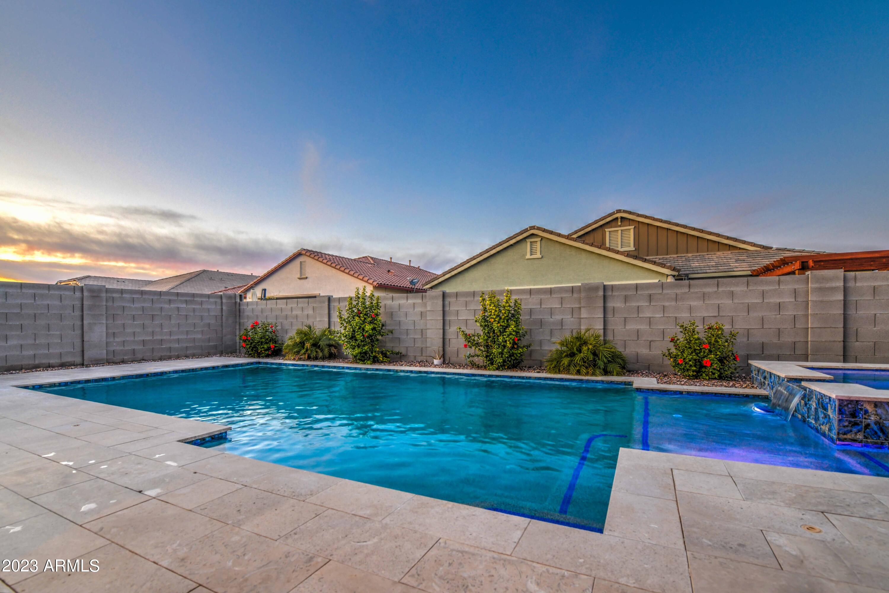 2998 W Horseshoe Drive