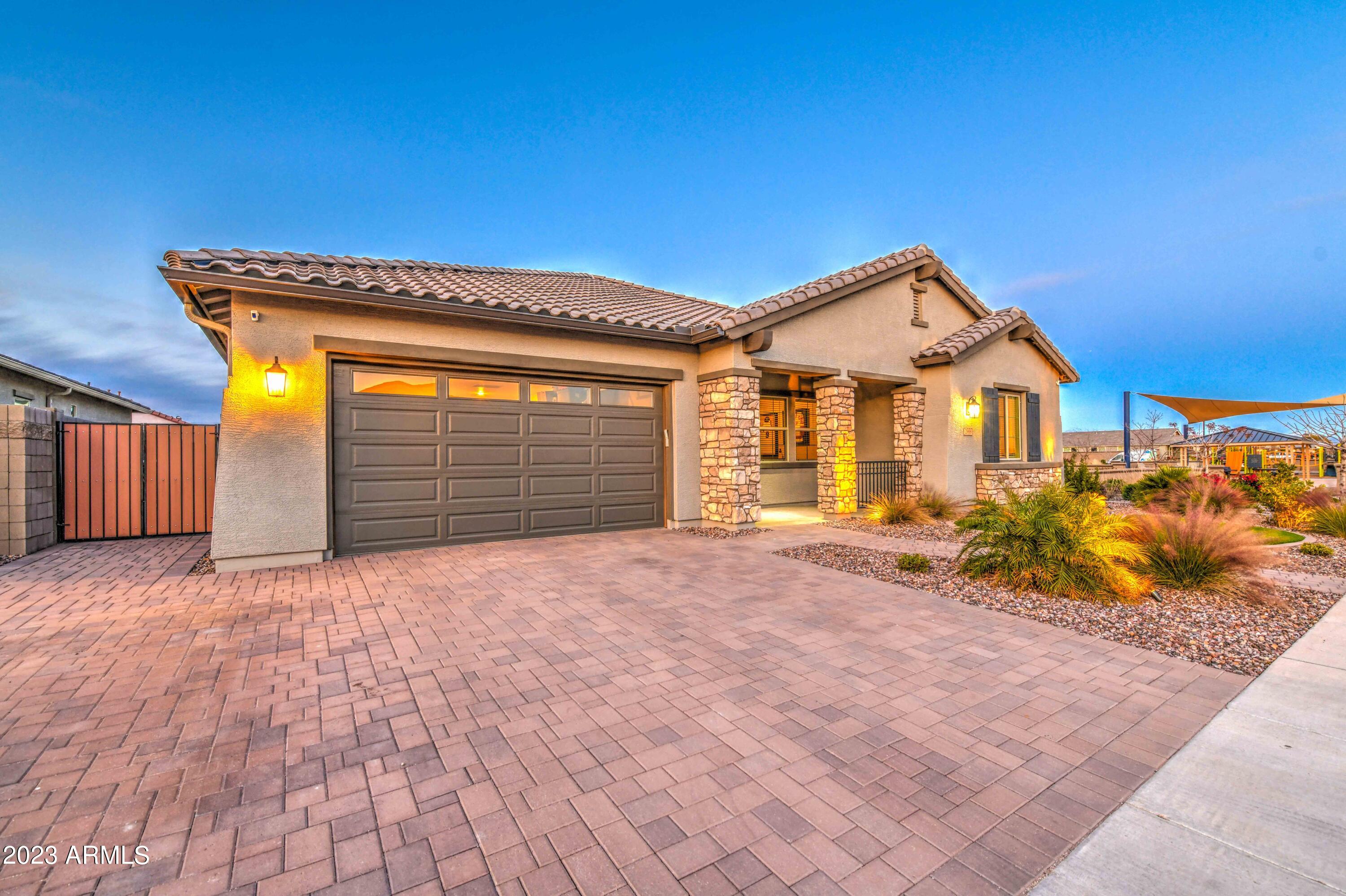 2998 W Horseshoe Drive