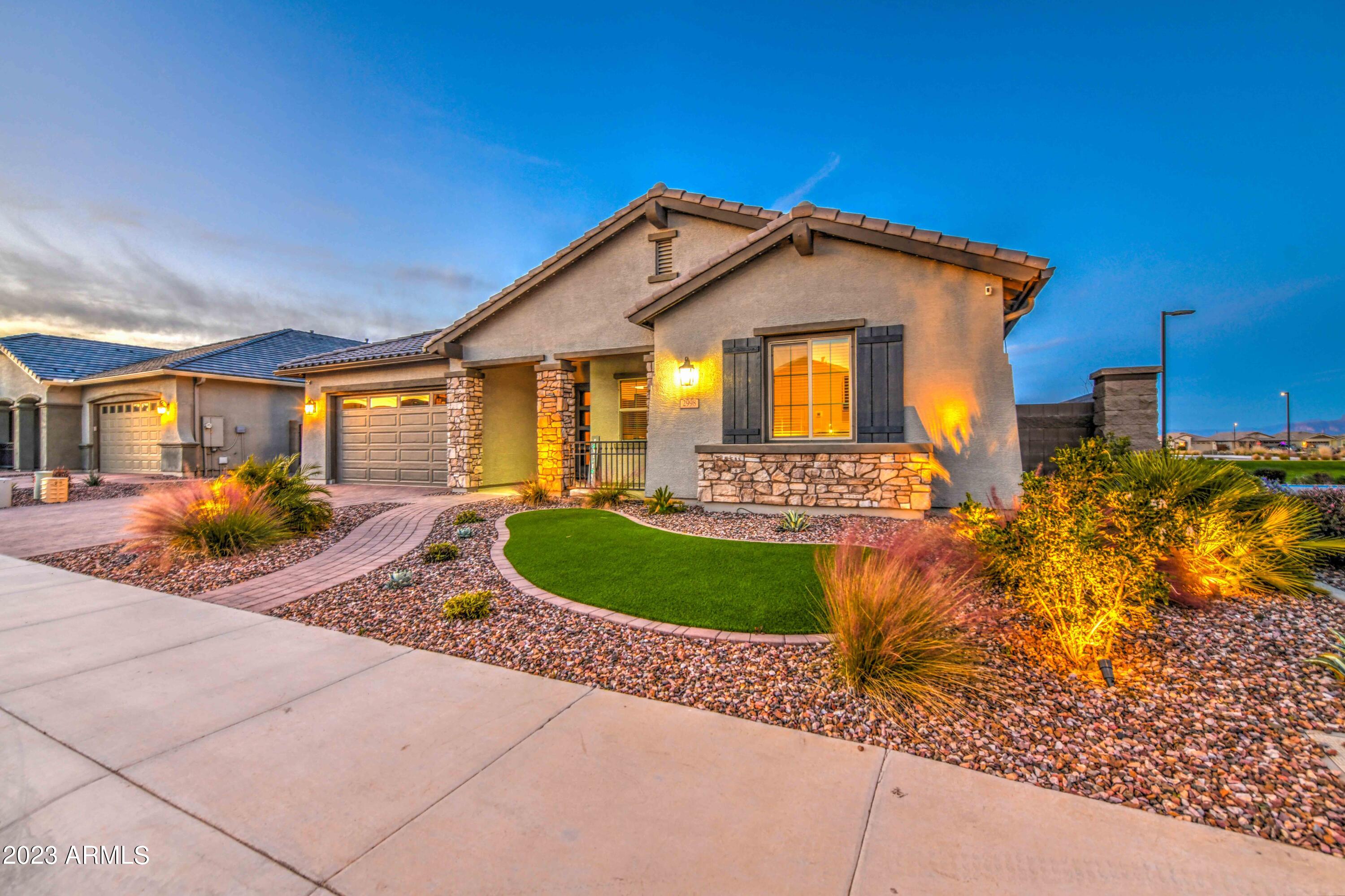 2998 W Horseshoe Drive