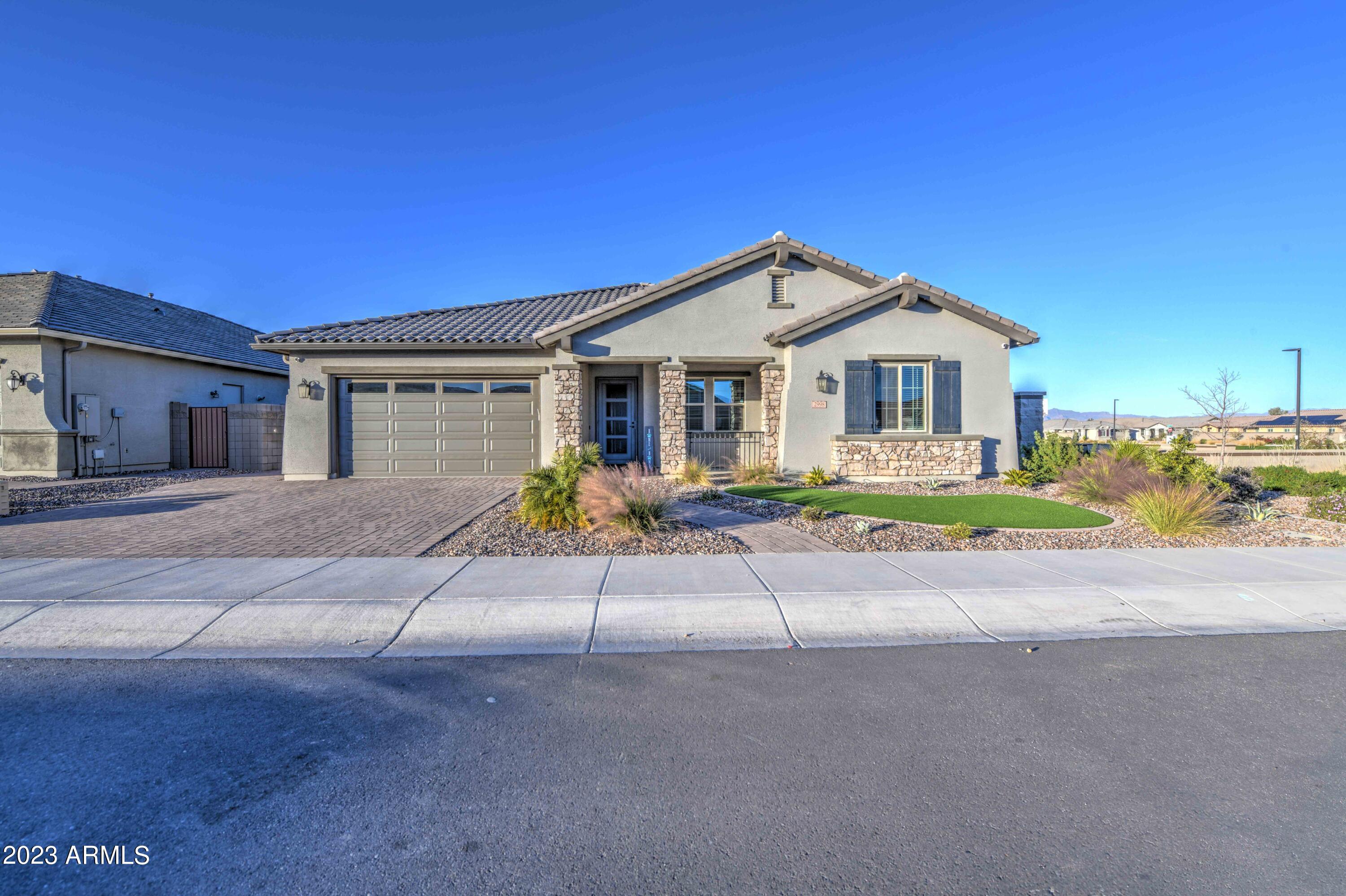 2998 W Horseshoe Drive