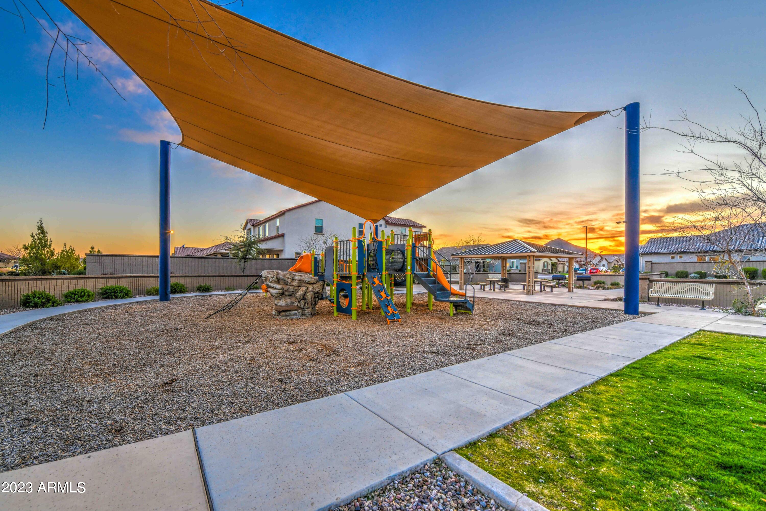 2998 W Horseshoe Drive