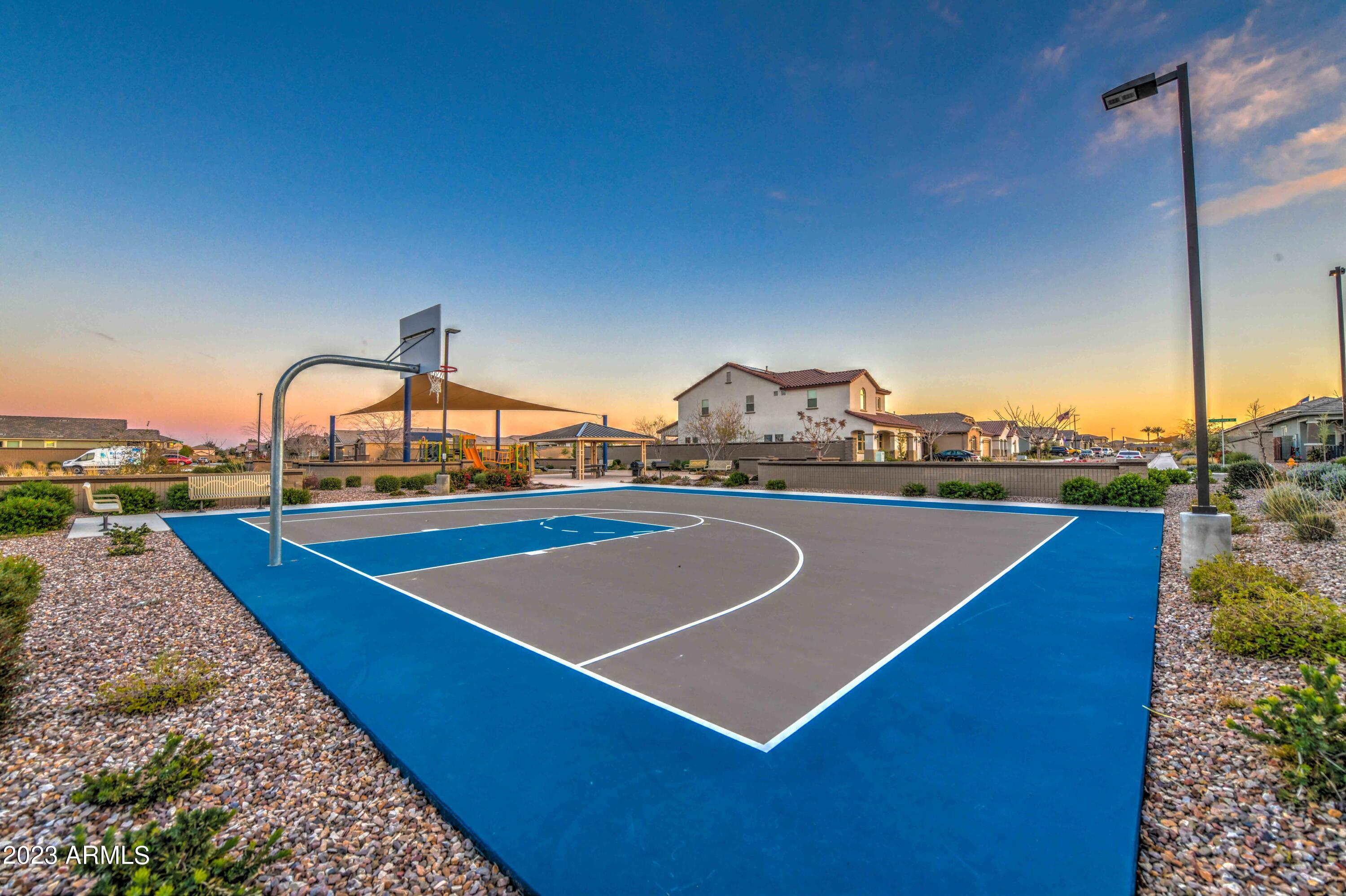 2998 W Horseshoe Drive