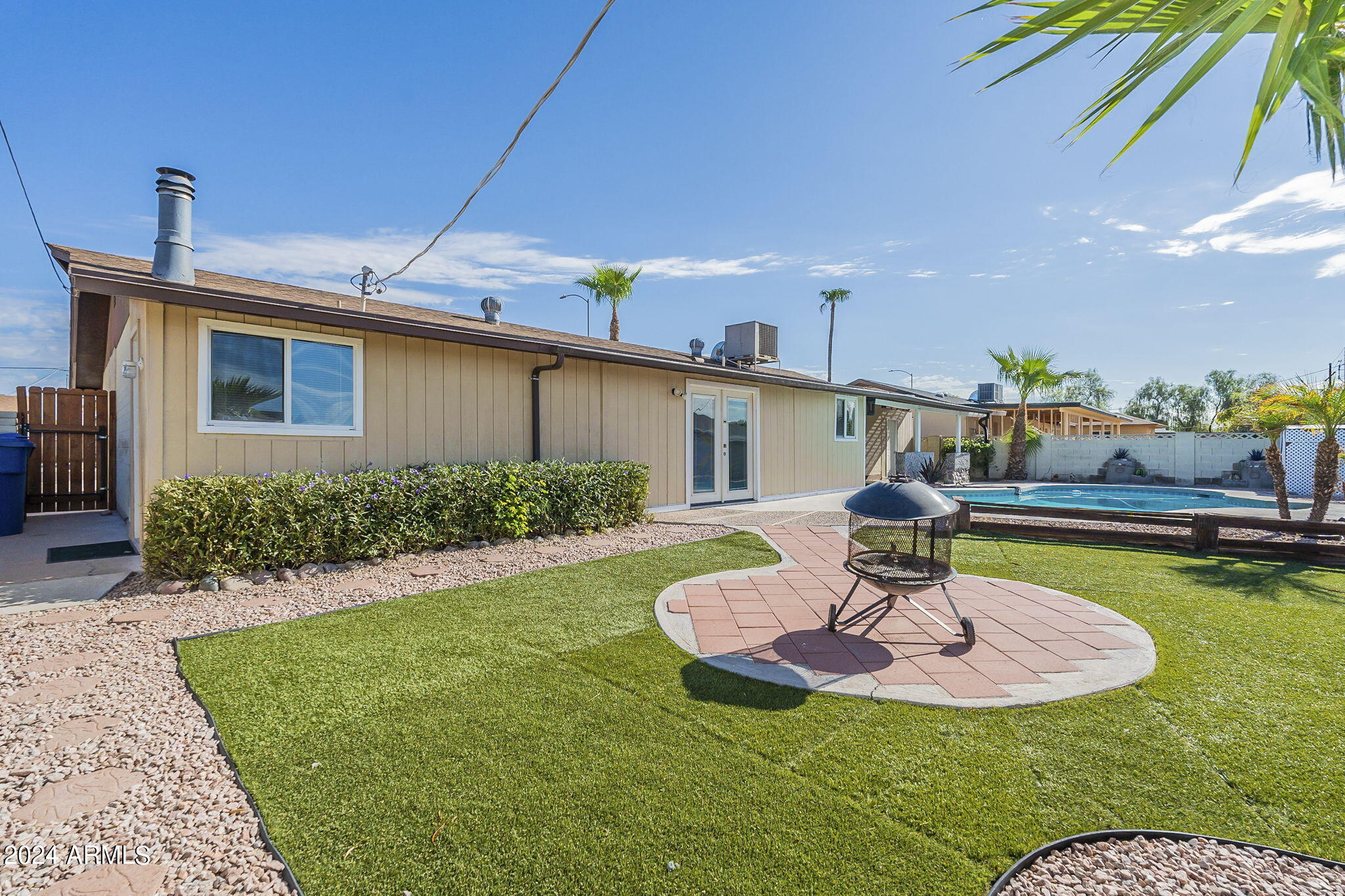 1925 E Delta Avenue